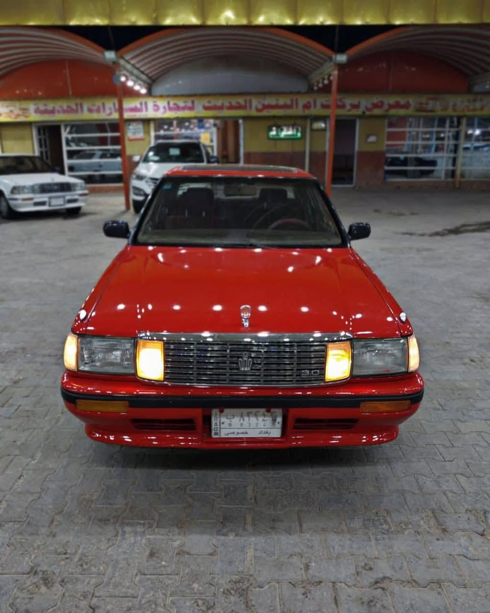 هارتوب موديل 1991 ايسر بلاد السياره مصبوغه جماليه مكفوله من ضربه وكصه ونقل جثه وشرعيات رقم بغداد الماني سنويه ل 29 سياره جاهزه مكينه وكير وحداديه وتبريد وكهربائيات مكينه 2500 فيشه وحده السعر 15 وبيها  مجال 
***********
