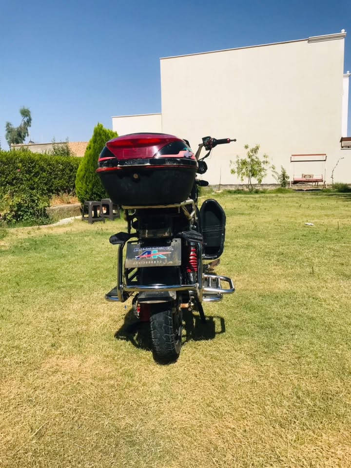 يالله 
متاح دراجه شحن الاخوين ٦ بطاريات تخم جدد قبل يومين نشد كهربائيات كله شغاله النضافه مثل ما موضح بصور السعر ٦٢٥ وبي مجال مكاني الانبار هيت حي البكر *********** وتساب و اتصال
