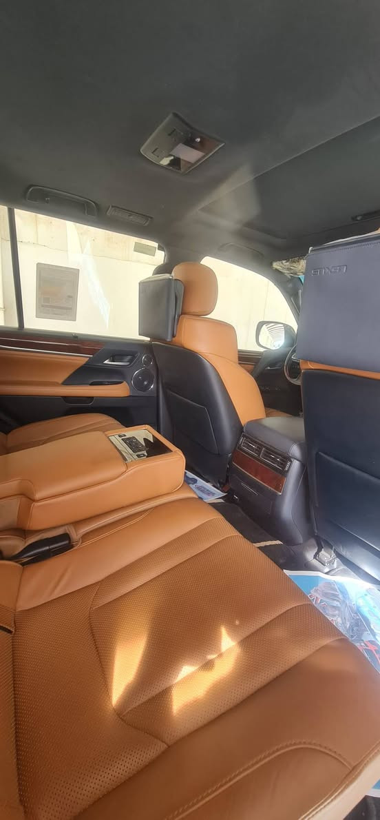 لكزز سوبر سبورت موديل 2021 (LX 570s) السيارة مكفولة كفالة عامة من اي ضرر  محرك( 8) ماشي 29الف فقط سيارة جديدة بحالة الشركة زيرو فول مواصفات معروف الكزز سعر وتفاصيل اكثر ***********
