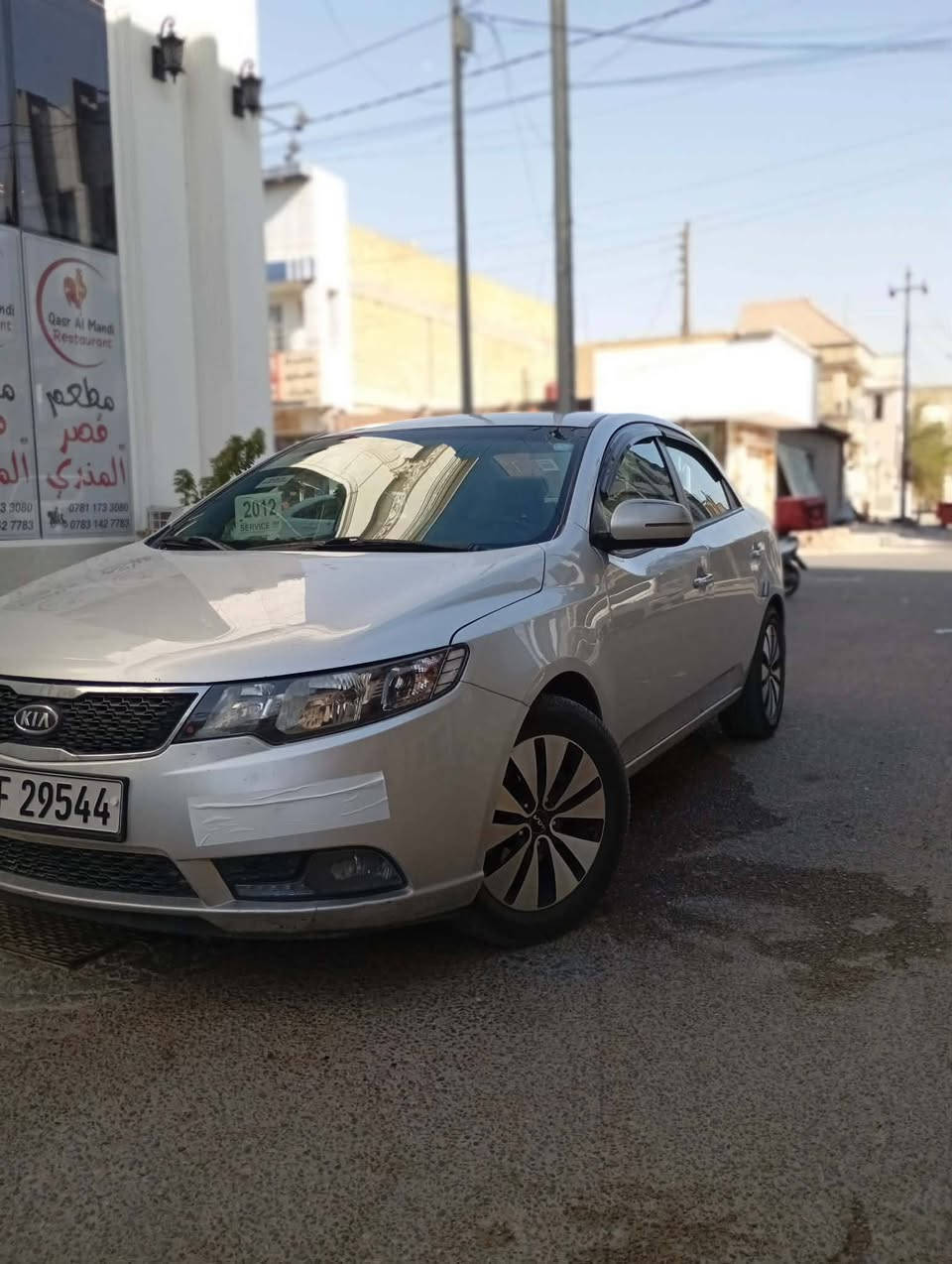 سيراتو ٢٠١٢ خليجي 
سعر 95 
موصفات تحكم ستيرن جهيتن فتحه بلقماره 
مانع نزلق شاير بلمري مري شفط
شاشة جبيرة كامرة حساسات خلفية 
محرك ١٦٠٠ دوش لا تبخير ولا تنقيص 
صدر امامي خلفي جديد
سيارة جاهزة ما بيهة اي نقص 
رقم اربيل جديد تحويل ثاني يوم 
مكان سيارة الناصريه 
السياره كفاله عامه من الصبغ والظربه 
 عد الخدوش البسيطه 
يشهد الله مو ابو معرض انه جناي 
رقمي ***********
