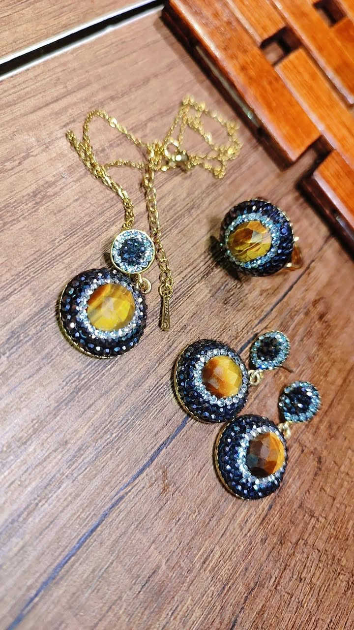 تخفيضات بمناسبة العيد 
كل عام وانتم بألف خير اعادة الله عليكم باليمن والبركات♥️
اسعار السيتات من 25_40 الف 
اسعار الاساور النحاس المطلي ذهب ب١٥ القطعه 
اسعار الخواتم ع ٦ الاف
اسعار اساور مطلية طلاء الفضه ع ٥ الاف القطعه 
القلائد الحجر القطعه ٥ الاف قطعتين ٧ الاف
سيت الفيروز ١٠ الاف واذا وياه سوار ١٥ الف
سوار النحاس ب٨ الاف
واي صورة تعجبكم دزولي ع الواتساب انطيكم السعر 
التوصيل متوفر لكل العراق


**إذا كنت صاحب هذا الإعلان وتريد حذفه لأي سبب، رجاءا أرسل رسالة إلى الدعم الفني**