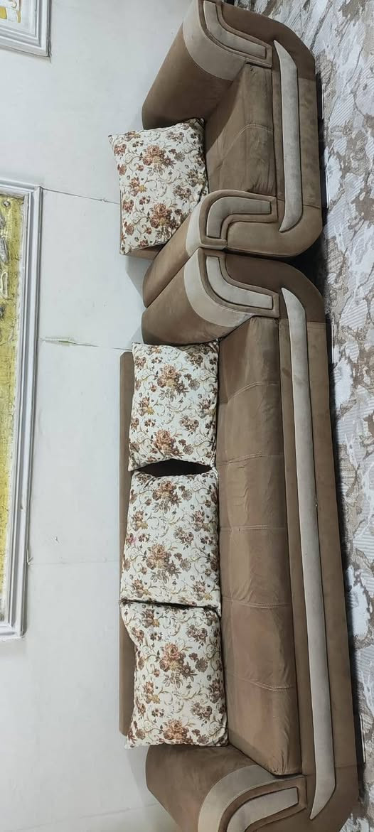 سبع مقاعد تركي العنوان مدينه الصدر. السعر 300وبيه مجال اكو توصيل.. التواصل ع الرقم***********
