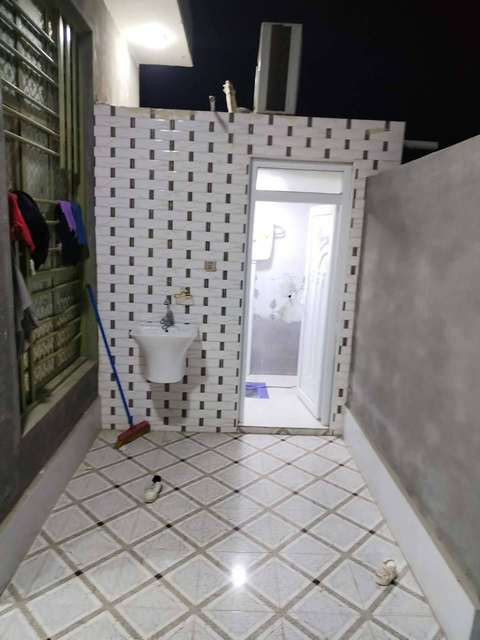 دار البيع المساحه ١٤٠  في نهاوند رابعه  لبيت رقم معامله واصله لتقييم   ب شارع 12  السعر ب 75 وبي مجال الاستفسار على هذا الرقم  ***********
***********
