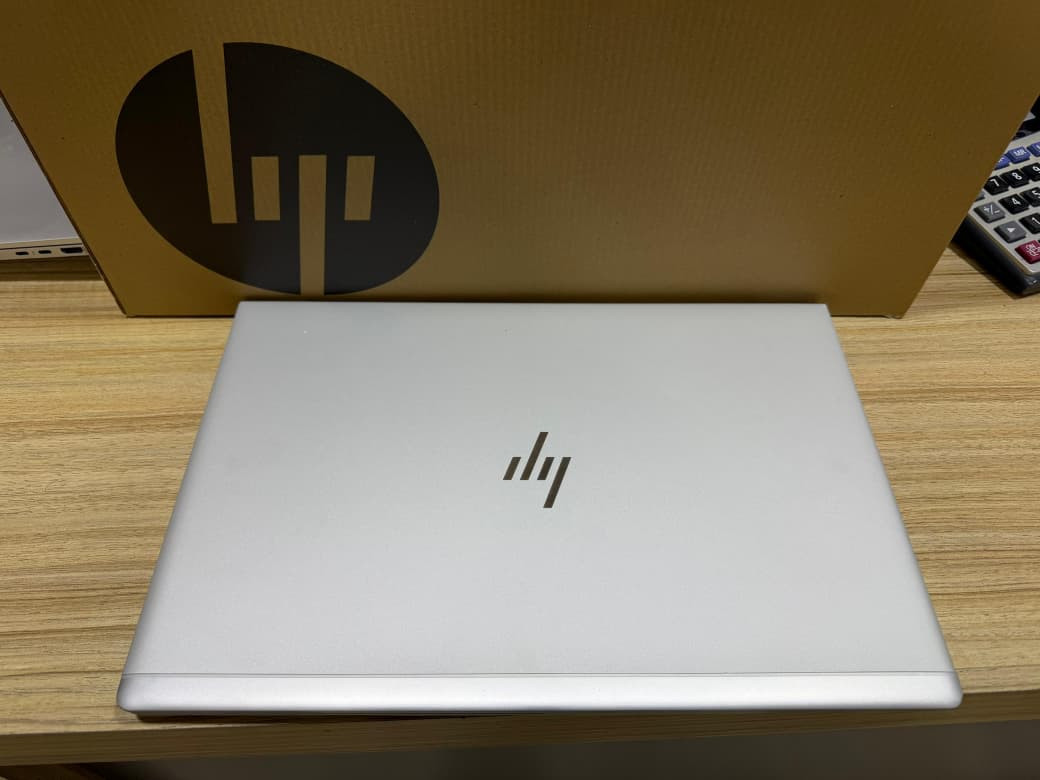السلام عليكم.. للبيع لابتوب HP EliteBook 755 G5، هيكل معدني نحيف ومناسب للطلاب الموظفين وأصحاب المونتاج والألعاب 

معالج AMD Ryzen7  2700U

رام  8GB - DDR4 

 هارد  256GB - SSD

كرت داخلي شير 7.5 كيكا

كرت خارجي 1 كيكا

شاشة 15.6 انش فول اجدي

لابتوب نظيف وما بيه مشاكل 

السعر 375 الف واصل جميع محافظات

‏‎ماوس وحقيبة هدية مع الجهاز

ضمان لمدة اسبوعين بعد استلام

تفحص براحتك قبل استلام من مندوب

للتواصل عبر الواتساب او الماسنجر

 ***********
