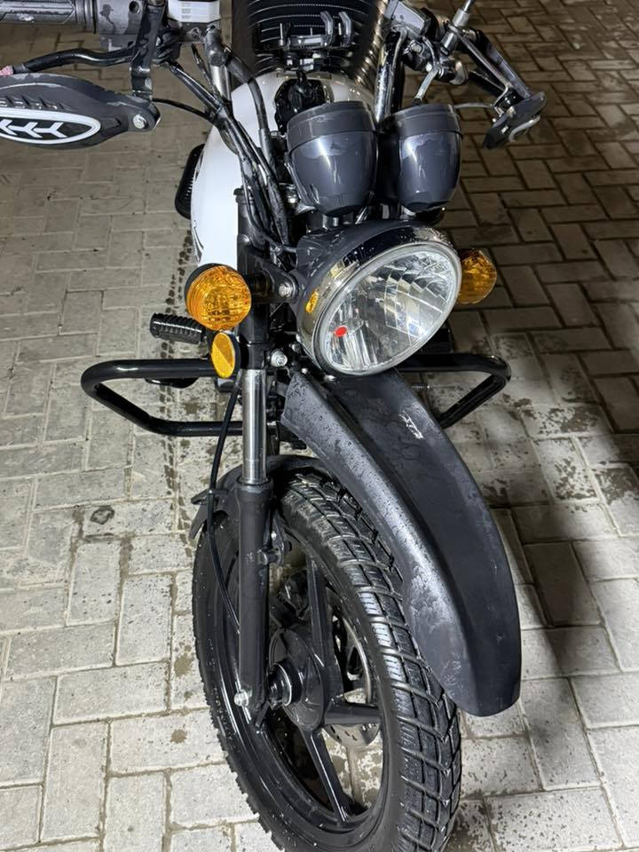 سلام عليكم شباب دراجه موديل ٢٠٢٥ كي وي من شركه عجله الخليج الي بل كراده دراجه نضافه١٠٠/١٠٠مستخدمه شي قليل دراجه كولش حلو  مرقم   سنويه ورقمين رقم اربيل تحويل ثاني يوم دراجه خير من الله وذا اكو مراوس وفرق دز أترجاكم دراجه نضيفه مصار من نزلته شهر ونص مال شركه وبعده بل ضمان لحد يكسر بيه الله يرزق الجميع العنوان الكراده ***********
