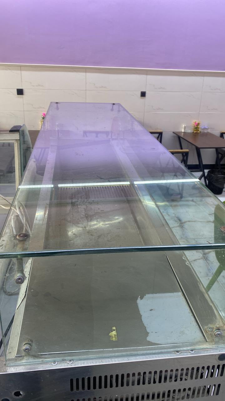 للبيع بسعر مناسب عارضه مقبلات
***********
