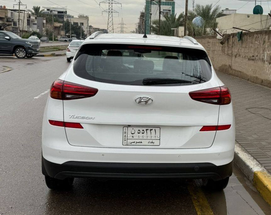 هونداي توسان2019
سيارة جديدة بمعنى الكلمة 
ماشية 104 فقط 
فقط مكان صغير فوق الرقم الخلفي صبغ والباقي كفالة 
فول ماعدا البانوراما 
مواصفات 
لد امامي 

لايت متحرك مع الأستيرن

لد خلفي 

هاند بريك بالرجل  .

بصمه تشغيل عدد٢

السيارة بصمة  ابواب

الكراسي الامامية كهربائية💺

شاشة كاربلي اصل

رادار امامي 🛰️

تحكم كروز قياده

٣ وضعيات قياده

 دكمة تحكم بالحساسات الامامية والخلفية بلادية

 يدات نيكل

اناره وترحيب

مري شفط واشاير بلمري

 اريل نفكيشن

 تبريد قطعتين

 فول تحكم ستيرن وغيرها .
مكان السيارة 
بغداد 
السيدية
***********
