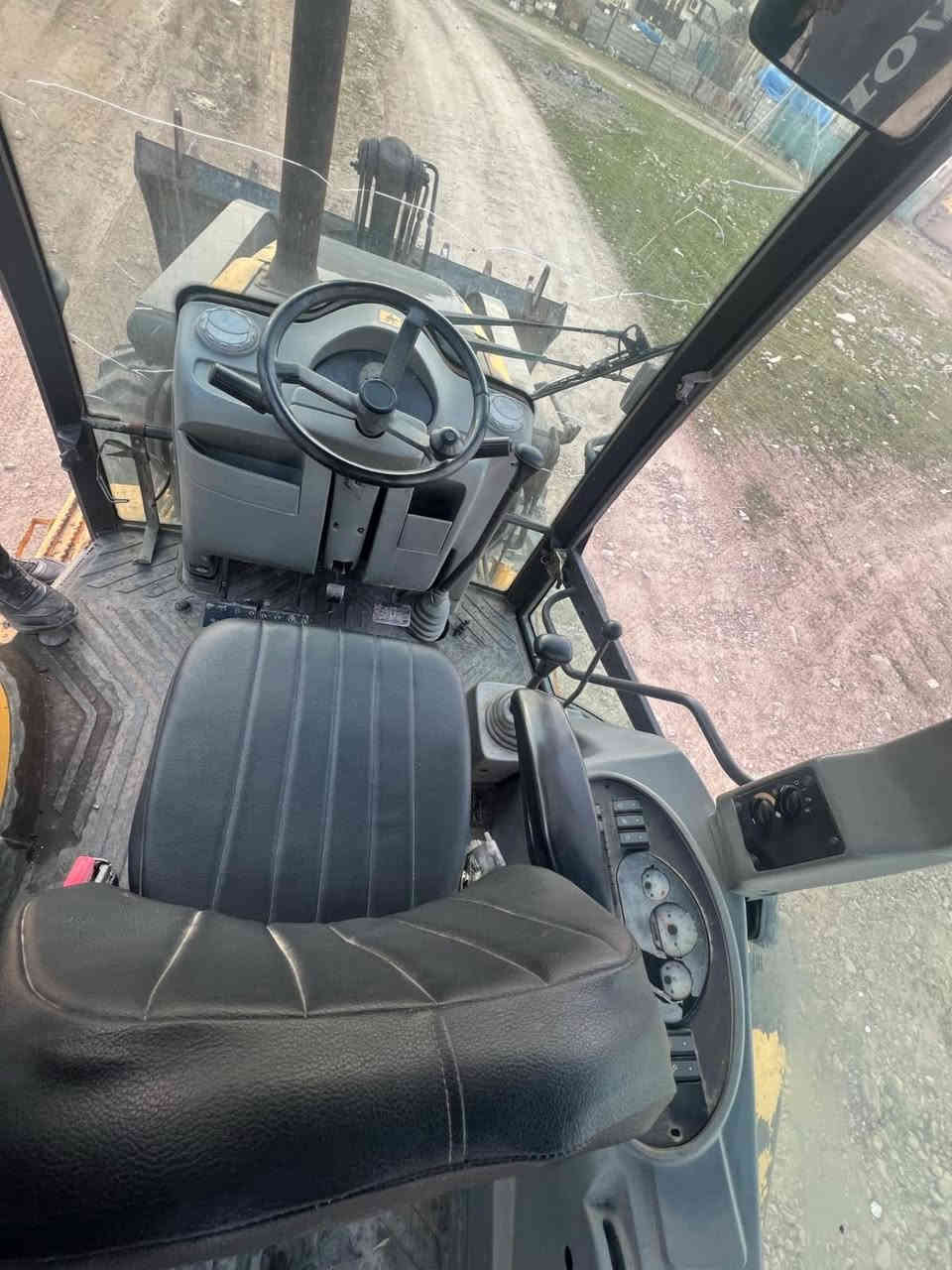 سلام عليكم شفل حفاره فالفو للبيع جاهز للشغل مابي نقص للستفسار اتصل ‭***********‬
***********
