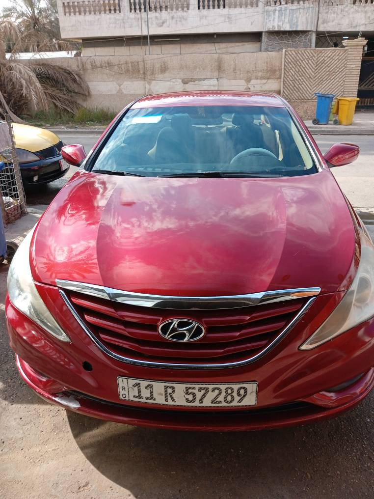 سوناتا ٢٠١١ وارد امريكي حادثها باب السائق محرك ٢٤٠٠ بحالة جيدة جدا كير خير من الله صدر امامي وخلفي جيد باتري جديد طخم تاير جديد تبريد ثلج مصبوغة عام رقم بغداد انكليزي باسمي ثاني يوم تحويل السعر ٧٧ ورقة  للاستفسار هاتف *********** بيه واتساب بغداد, العراق
