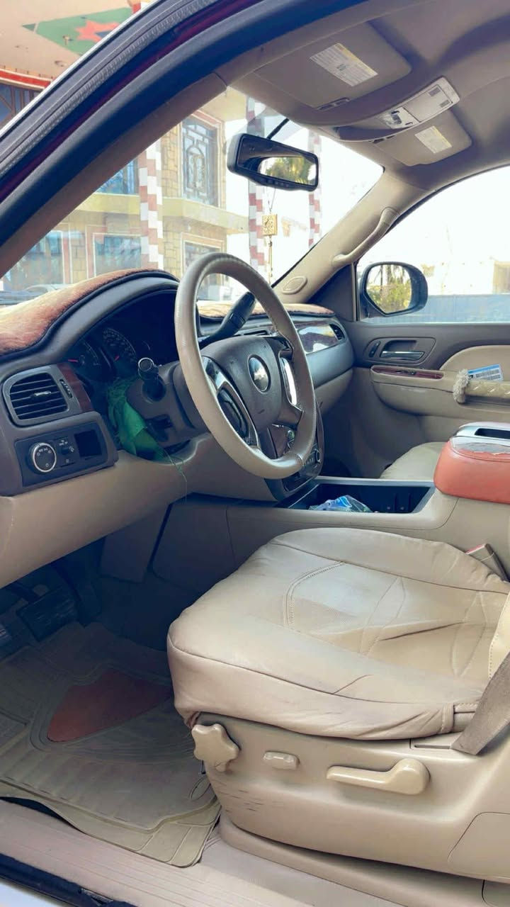 تاهو موديل 2013 مريكي بيه خمس
قطع  بنيد وجاملغ امامي ايمن وايسر وباب السايق والعبري كير ومكينه مكفولات تخم تاير ما عايزه شي السياره مكاني نجف 
***********
