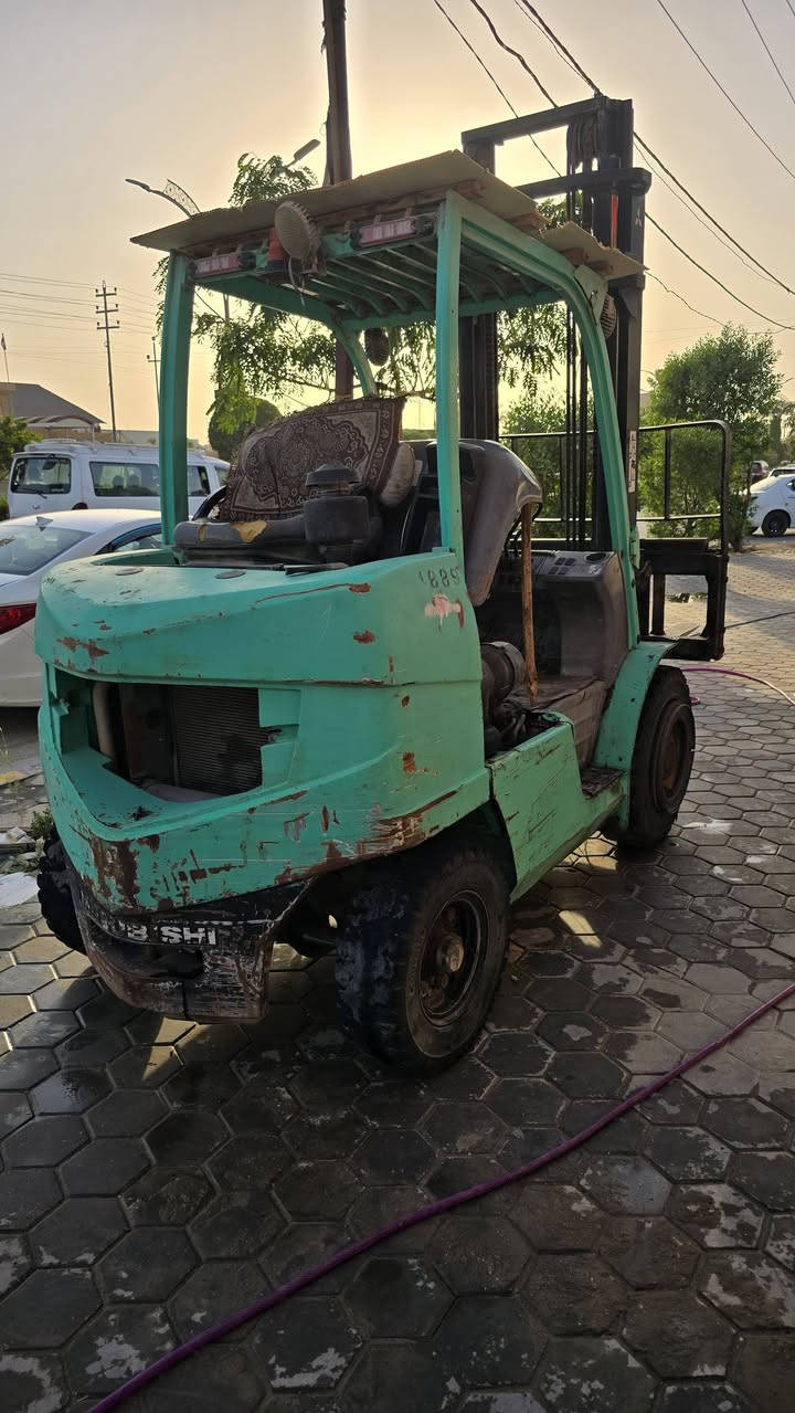 شوكيه للبيع ميتسوبوشي بقوه 4طن جب عالي 3حركات /6 ستندر شوكيه نضيفه
رقم كاتي دهوك اصولي 
مكانه كربلاء الاستفسار و الاتصال 
***********
***********
