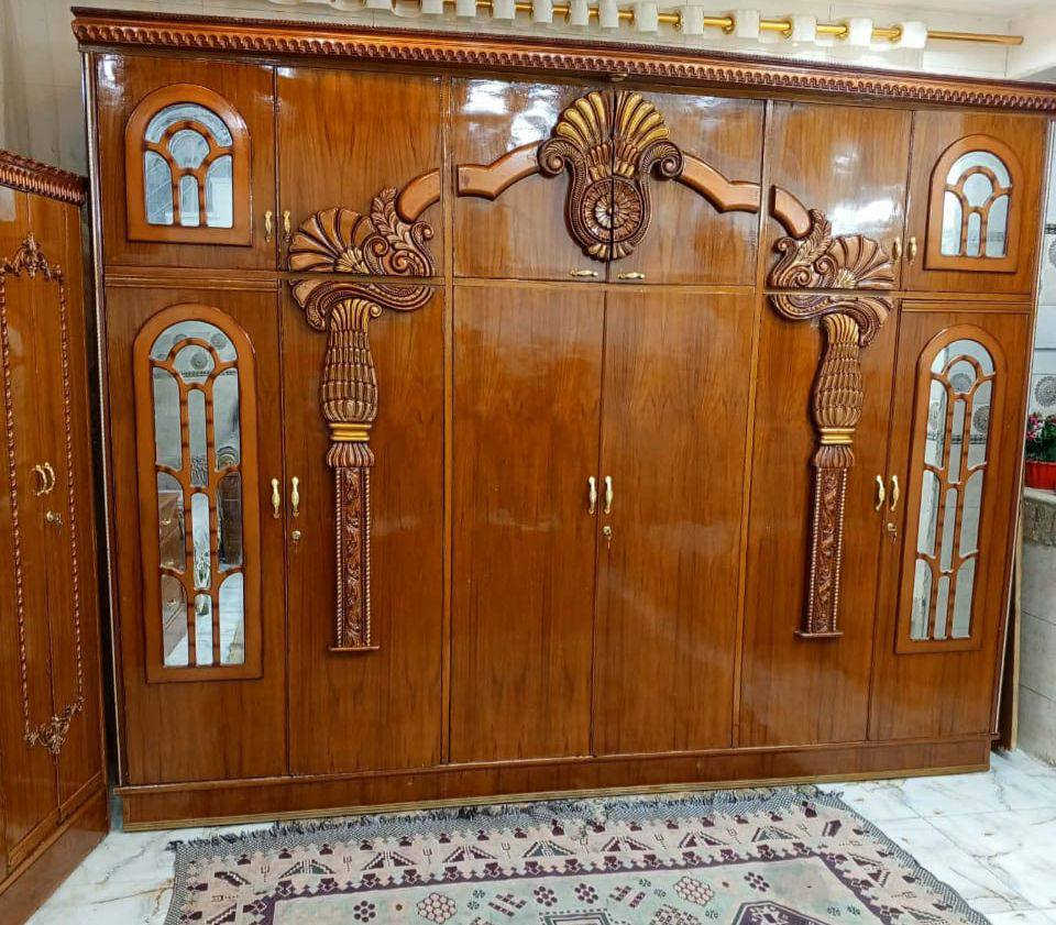 700غرفه ست ابواب صاج داخل وخارج تزكام نضيفه جدا  زاويه كنتوريه بغداد الحسينيه مال الراشديه وعندي توصيل ***********
