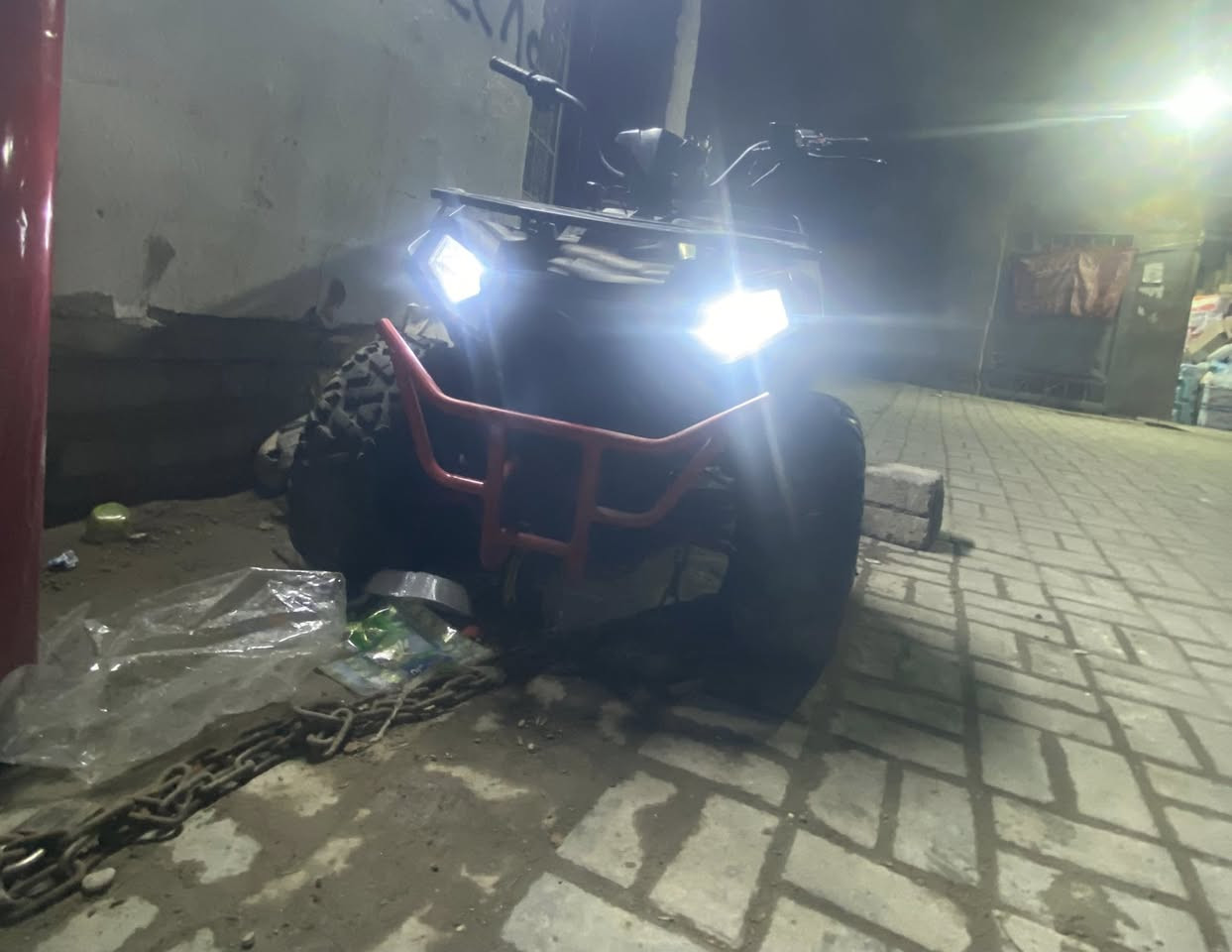 سلام عليكم دراجة رباعية لبيع أو مراوس سكني جبلي سعر 900 كير وتماتيك بك خلفي R ودفع اماميF
محرك كبير 150 سيسيCC تفاصيل
***********
