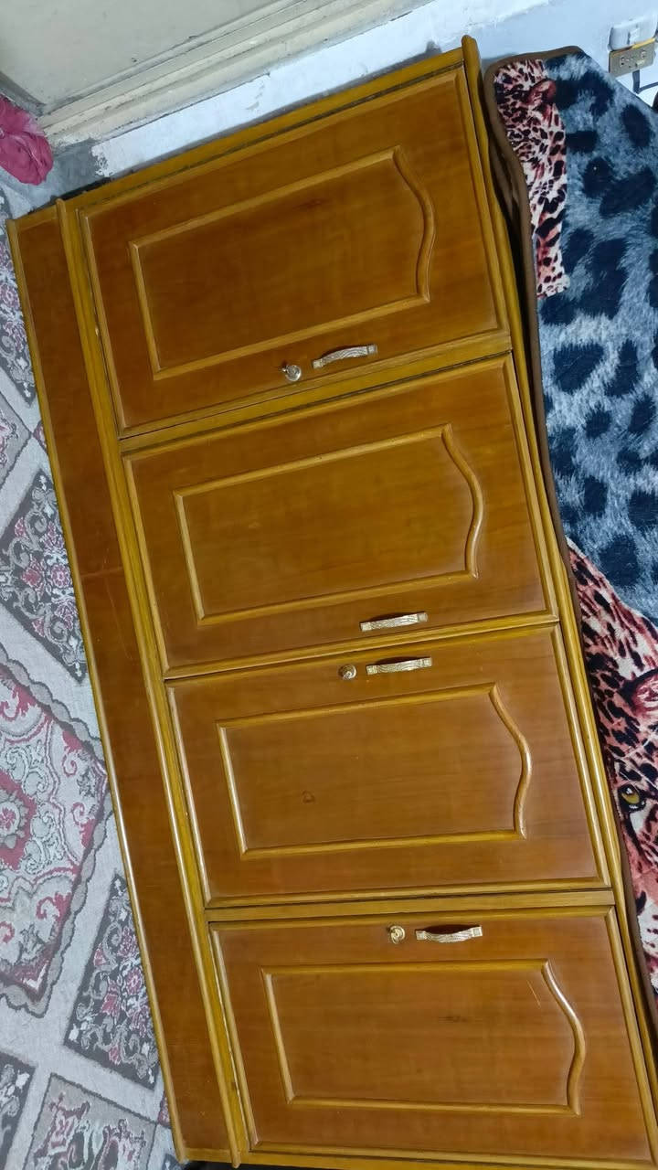 للبيع بوفيه تسكام درجة أولى داخل وخارج استخدام قليل مكانه حله
***********
