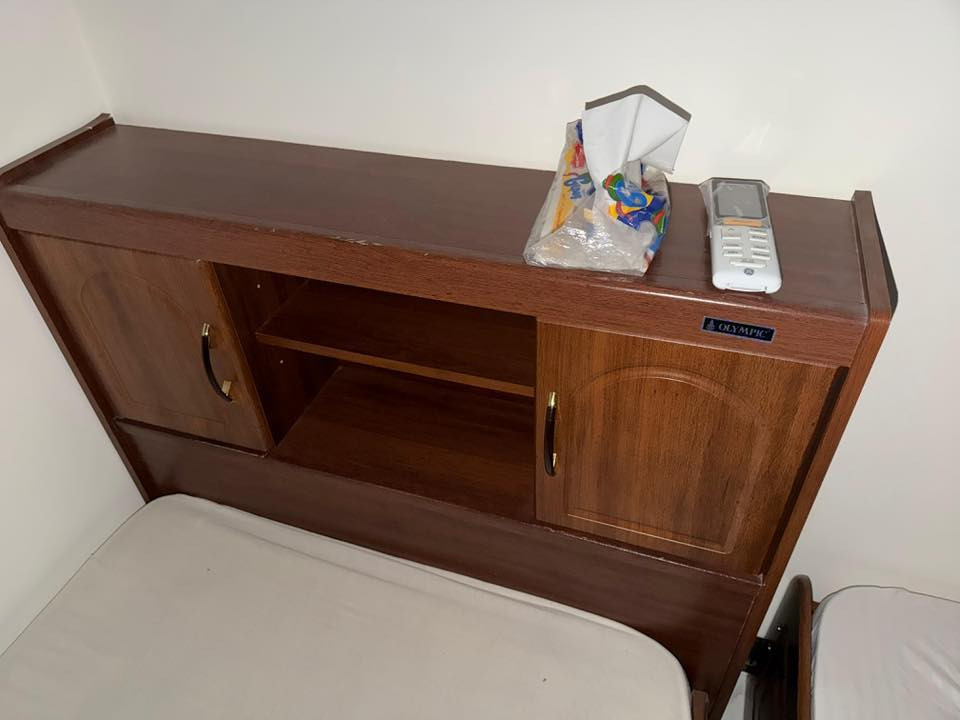 قنصور عراقي اصلي نظيف جداً مع 2 تخت للبيع ‭0770 339 0900‬ السعر 250 الف
