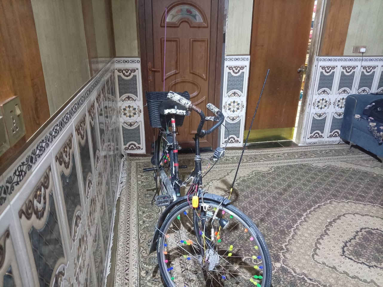 السلام عليكم ورحمة باسكل البيع حجم 26 رقم ***********
