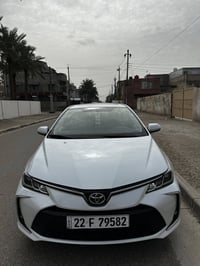 كورلا ساس 2022 خليجي مكفوله من الصبغ والفتح بيها فقط بارد بالباب الخلف...