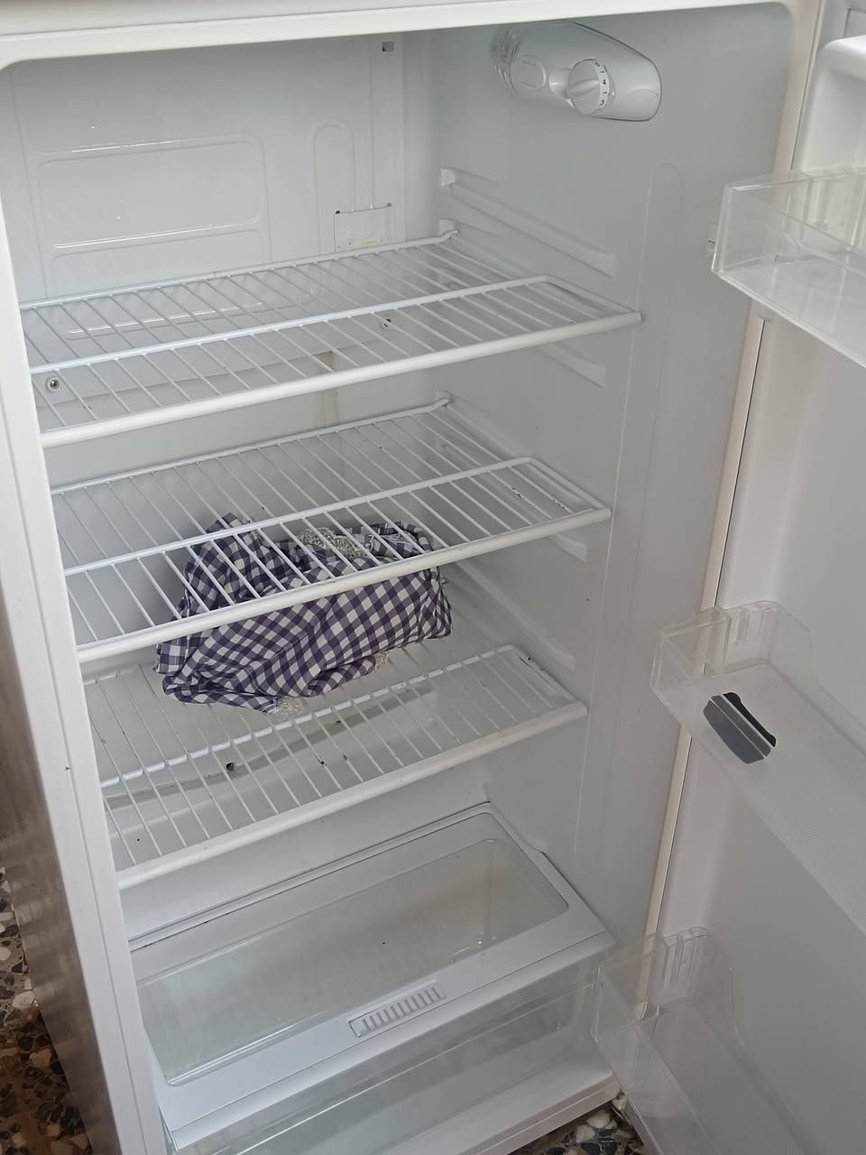 ثلاجة دنكا ١٨ قدم  جديدة للبيع استخدام جدا قليل نظافه فول

السعر ٣٥٠ الف


**إذا كنت صاحب هذا الإعلان وتريد حذفه لأي سبب، رجاءا أرسل رسالة إلى الدعم الفني**