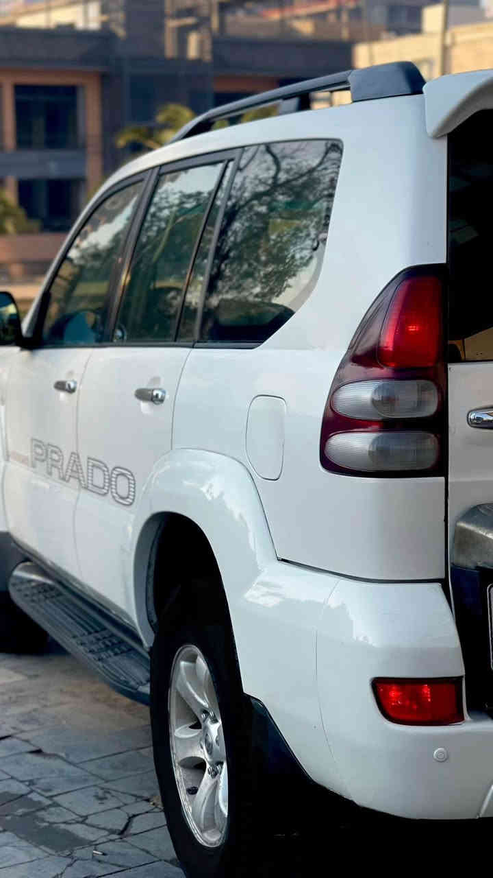 للبيع تويوتا برادو 
 • الموديل: 2007
 • المحرك: 6 سلندر
 • القير: أوتوماتيك
 • الدفع: رباعي (دبل)
 • اللون: ابيض 
 • الحالة: نظيفة  / استخدام شخصي
 • الهيكل: خالي من الحوادث والصبغ فقط بارد بخشم الجاملغ الامامي
 • الفحص: جاهز
 ، زجاج كهرباء، مرايا كهرباء، سنتر لوك، ABS

السيارة ما بيها نقص من ناحيه الميكانيك والكهربائيات 
السعر:154 (قابل للتفاوض بالمعقول)
الموقع: بغداد الكرخ 

للتواصل: *********** بغداد, العراق
