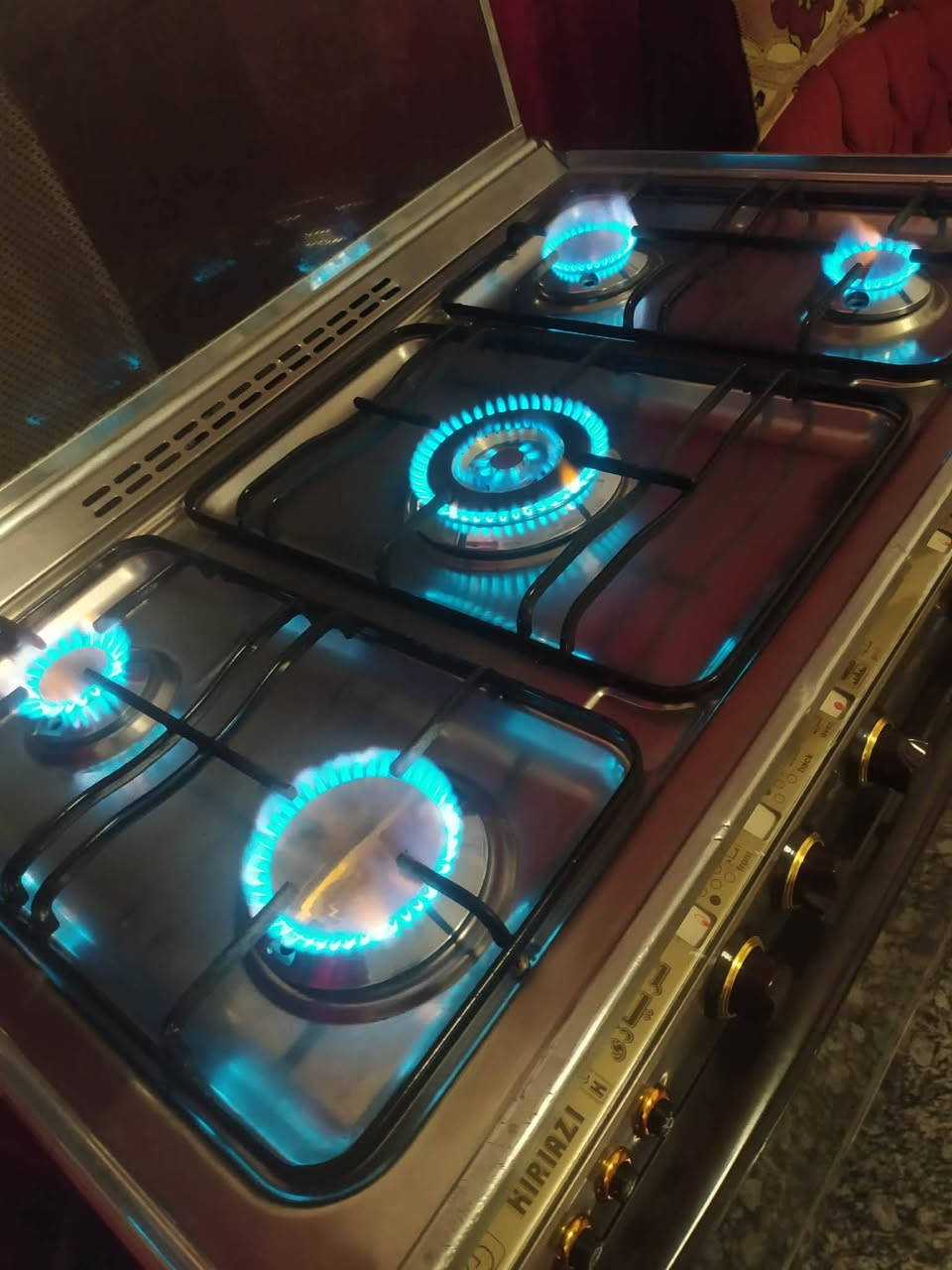 السلام عليكم طباخ مصري كريازي فول نضافه داخل خارج فران ونار تجي تفحص وتأخذ العنوان بابل مركز ***********
