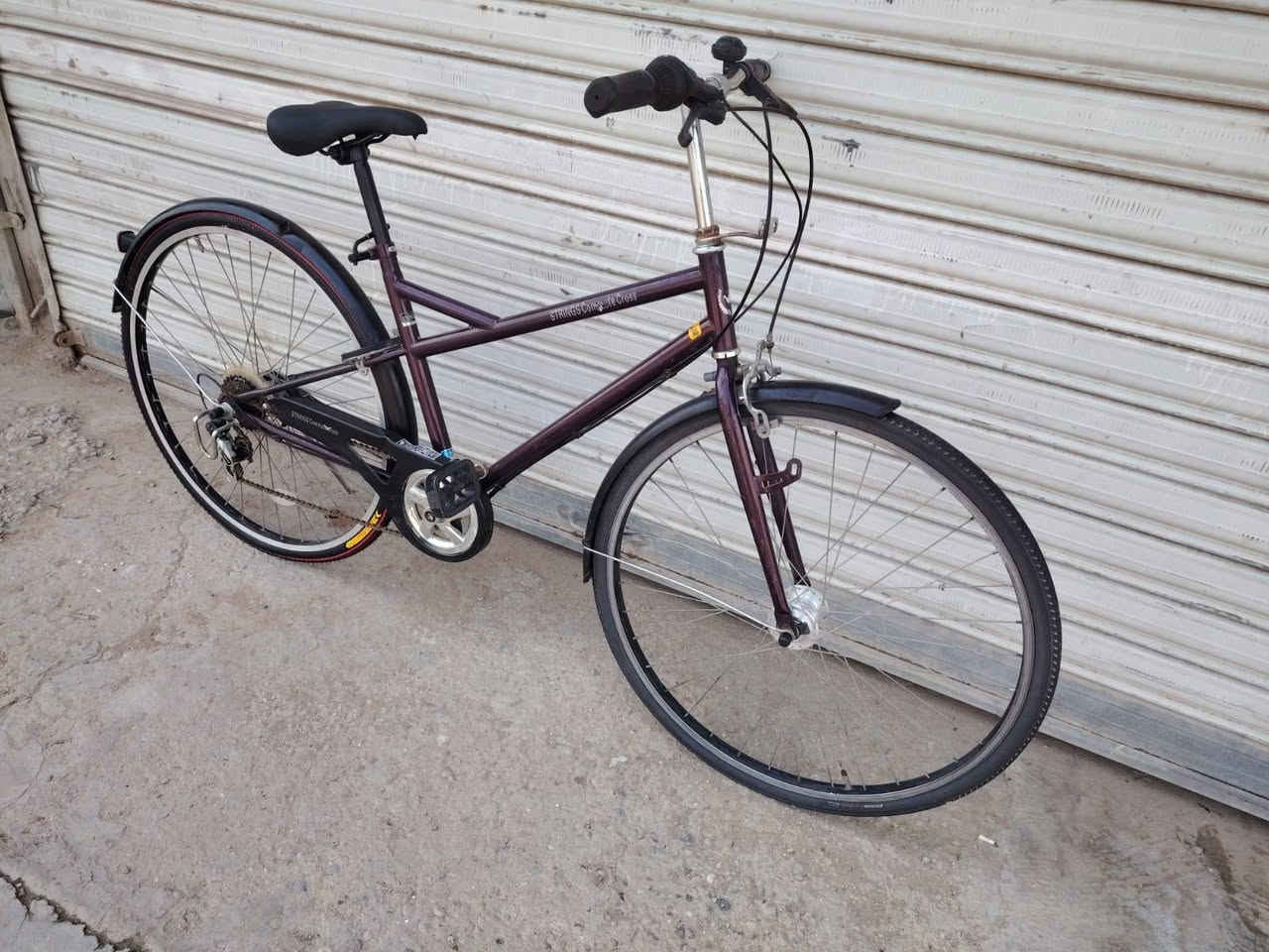 السلام عليكم ورحمة الله وبركاته
بايك موديل سي ٧٠٠ ترحال حجم ٢٧
باله ياباني وضع حاويه فول  
نضافه فول فول موصفات 
ماركه ( STRINGS Commute) 
  سستم كامل شيمانو
يدات فر شيمانو اصلي 
السعر (  100  الف ) 
عكرب ماركه اصلي  شيمانو  
  لون ميمز ماروني مختم 
كير ٦ / ١ شغال سستم كامل 
غير مستخدم داخل العراق
عنوان المحل بغداد الحبيبيه 
هاتف *********** 
الاستفسار واتساب
