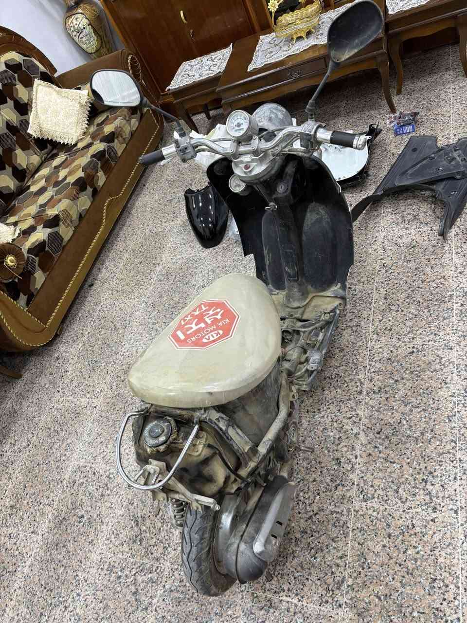 دراجه 60 عبد الحليم شغال هندر واحد وصلف يرادله دشلي صلف ويشتغل وياه باتري جديد وكشر كامل مكمل جديد بالچيس السعر 300 وبي مجال للشراي مكان داخل الرمادي للاستفسار اتصال ***********
