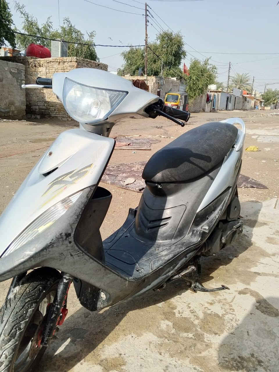 سلام عليكم دراجه ماكس دراجه كلها بلاديه وختم واحد صار شهر شويه من نزلاته رمبه سعر  850 رقم ***********
