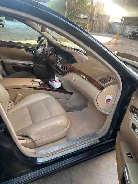 السلام عليكم  
معرض حجي جواد 
للبيع مارسيدس. S350  ٦ سلندر موديل 2011 . لون اسود خليجيه . رقم سليمانية بأسمي   فول مواصفات (.  طويله. فتحه سقف بنوراما. بصمه تشغيل وابواب  5 بردات  كهربائيه   أبواب شفط كهرباء   وباقي المواصفات مبينه بلصور. السياره كامله بدون نواقص. حداديه امامي وخلفي جديد  محرك وگير بحاله ممتازه.  ماشيه 86 جاهزه من كل النواحي. 
السعر : 210 . ورقه. 
عنوان :  بغداد. معارض الحبيبية مقابل ملعب الحبيبية الدولي 
ملاحظه ( السياره بيهه صبغ.  الباب الخلفي  و الجاملغ الخلفي الصفحه اليمنه )
للاستفسار  اكثر الاتصال على الأرقام التالية 

‭0771 177 9511‬
‭0770 296 4916
