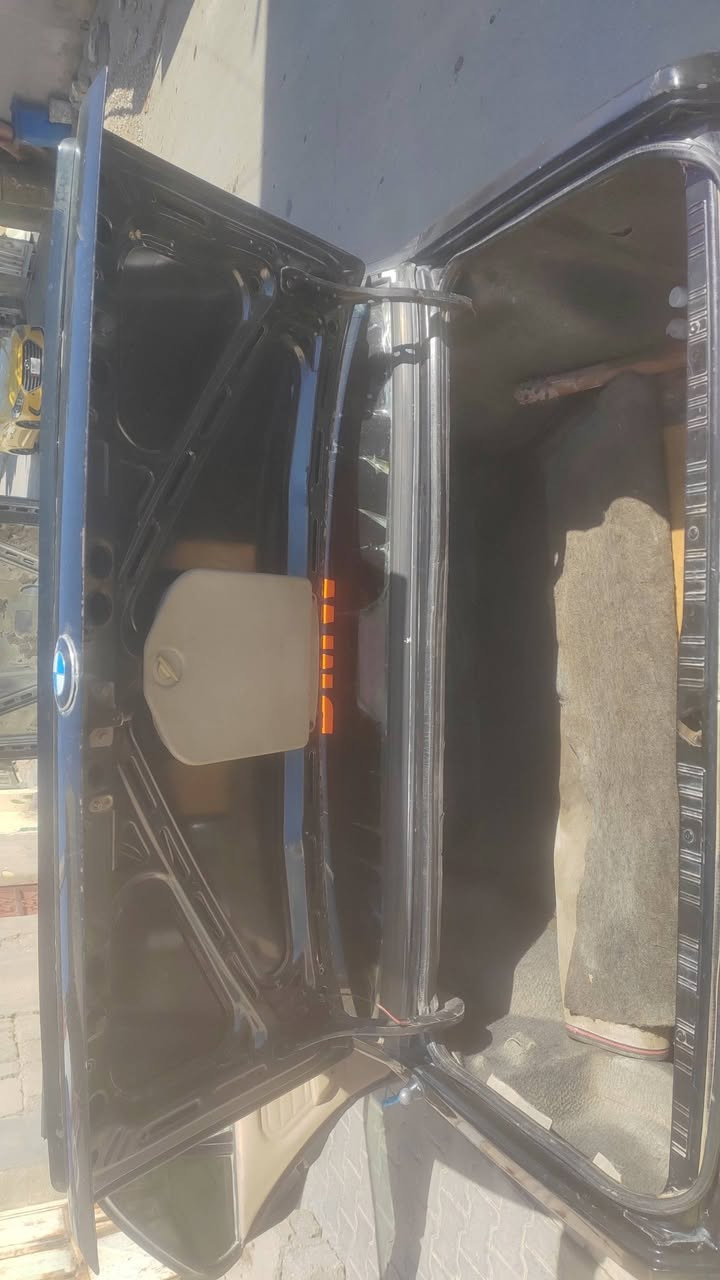 سلام عليكم بي ام دبليو زعره محرك ٦ سلندر صقر مسكر بيه صوت بل مكينه  واني مو جناي اريد ابيع او امراوس سياره رقم كركوك سنويه ٢٧ سعر ٣٨ وبيه مجال قليل تحويل احول اي ستفسار اتصل على *********** او راسني واتساب عنوان كوت واسط
