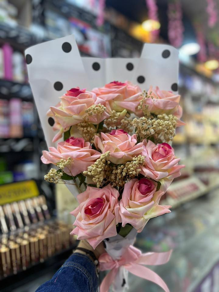 🎄✨ أجمل هدايا رأس السنة الجديدة 2026 ✨🎄

إذا تبحث عن هدية تفرّح القلب وتبقى بالذاكرة 💙 مركز زهرة بيروت يقدّم لكم أرقى وأجمل تشكيلات الهدايا 🌹

🎁 تجهيز وتغليف بوكسات هدايا فاخرة 🌸 ورود بتنسيقات تجنن 💍 اكسسوارات – ⌚ ساعات – 💎 فضة 💄 مكياج أصلي – 🌺 عطور مميزة 🎀 هدايا تناسب كل الأذواق والمناسبات

👑 مستمرين وياكم بالعروض المميزة 👑 ✔️ أسعار تنافسية ✔️ كل قطعة مختارة بعناية ✔️ جودة وأصالة مضمونة

✨ ليش تختار مركز زهرة بيروت؟ ✔️ منتجات تجميل أصلية 100% ✔️ خبرة أكثر من 20 سنة في معالجة مشاكل البشرة والشعر ✔️ كادر نسائي متكامل 🌷 ✔️ الابداع والتميّز عنواننا

🚗 خدمة توصيل متوفرة 📦 داخل الحلة ولكافة المحافظات

🕘 أوقات الدوام من الساعة 9 صباحاً ⏰ إلى 12 ليلاً

📍 العنوان الحلة – حي الإمام علي (ع) مجاور مول سنتر الأسعار – قرب شارع الضغط

📱 للطلب والاستفسار دايركت 📩 أو واتساب / فايبر 📞 ***********

📲 تابعونا على انستغرام zahrat_2024

📢 لمعرفة أحدث العروض والمنتجات انضموا إلى قناة التلكرام zahratBeirut2

💬 علّق بـ (تم) ليصلك كل جديدنا أولاً

🌹 زورونا… ستجدون الأفضل دائماً 🌹
