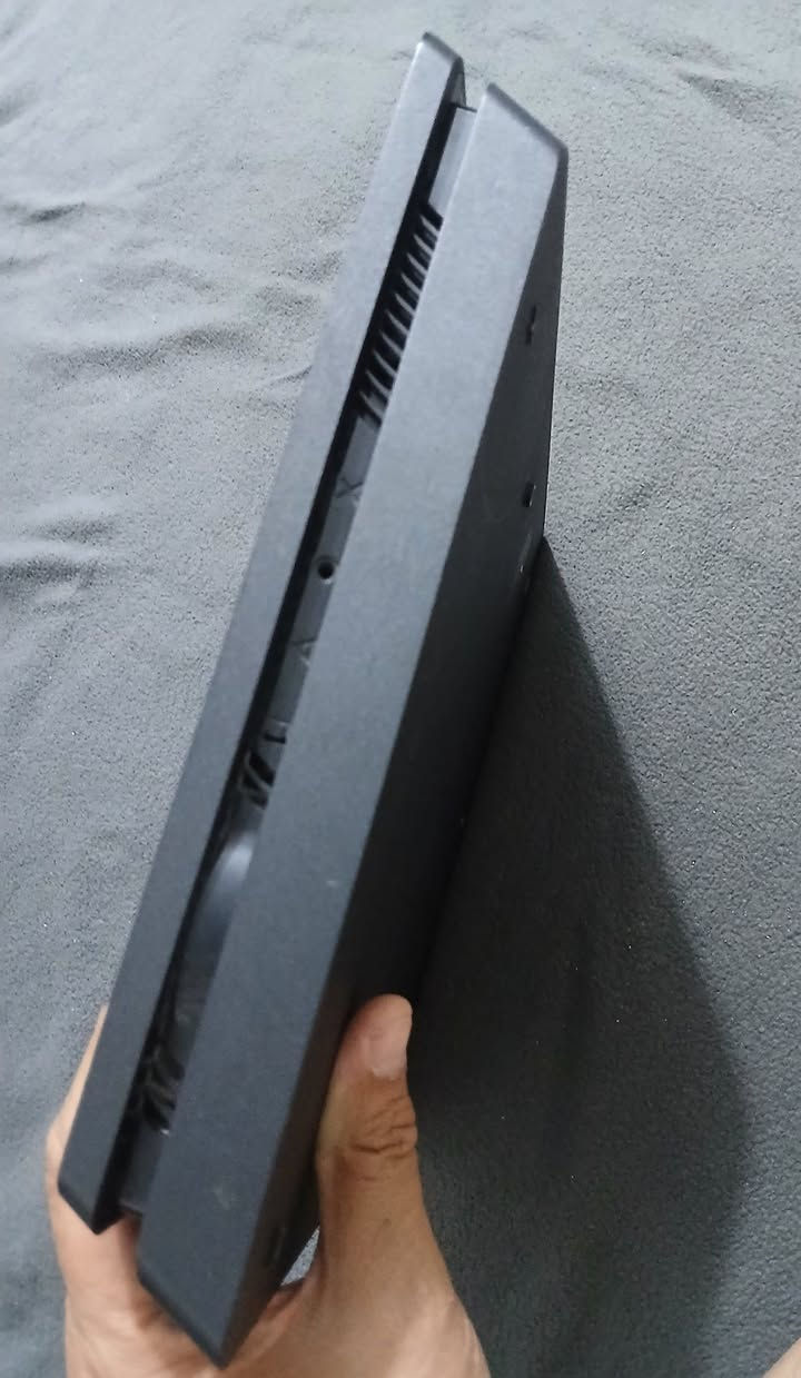 بلي ps4.. نظام 13.50نظيف كلش وياه ٤ اقراص ويدات ٢ ...  مكاني مدينه ... 250سعره


**إذا كنت صاحب هذا الإعلان وتريد حذفه لأي سبب، رجاءا أرسل رسالة إلى الدعم الفني**