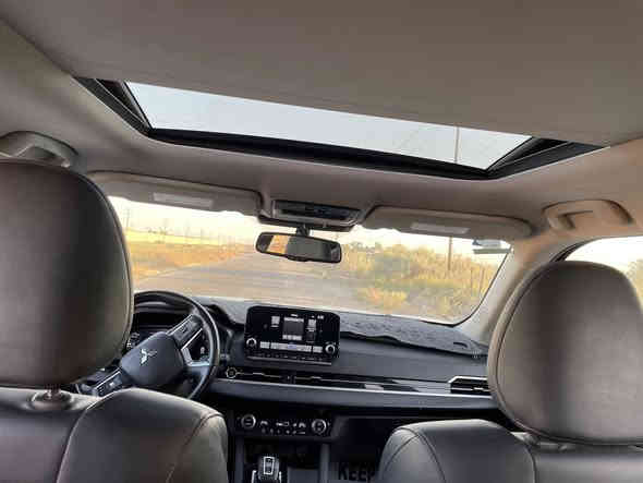 السلام عليكم 
Outlander se plus 2024
رقم بغداد 
ماشي 25 
كامل مواصفات 
7 مقاعد 
مراوس هايبرد او بيع للاستفسار فقط لو اتصل 
او واتساب 

***********
