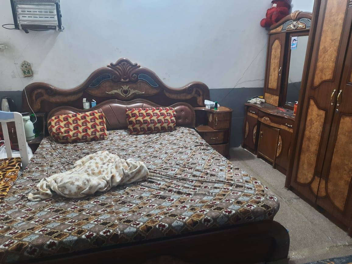 السلام عليكم غرفة نوم ٦ ابواب استخدام قليل الاتصال *********** السعر ٤٠٠ مع المجال
