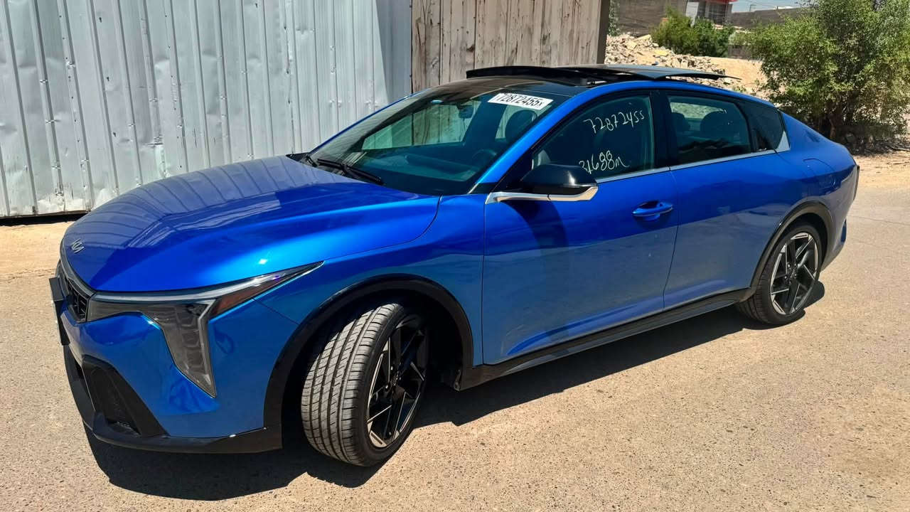 السلام عليكم
KIA K4 GT-LINE 2025
فول بنوراما حادث مرفق بالمنشور تبديل بنيد و تصليح جاملغ السياره احلى من الصور رقم بغداد تحويل مباشر بغداد جسر ديالى الجديد *********** السعر 180$
