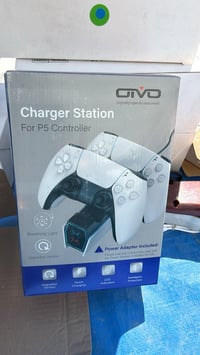 قاعدة شحن • بلايستيشن5