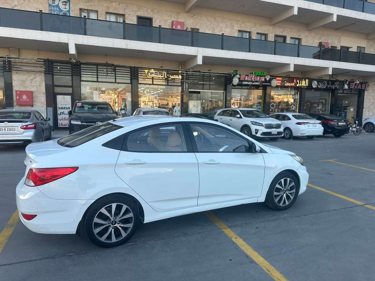 HYUNDYI ACCENT (وكالة خليجي)
الموديل :-2015
عداد المسافة :-91000 كم (على ايد وحدة من الزيرو)
حجم المحرك :-1600cc
فتحة سقف (سلايد)
شاشة اندرويد اصليه
كامرا
تحكم ستيرن جهتين
سيارة نظيفه جدا
تخم تاير جديد
باتري جديد
تبريد ثلج
مكفولة من الصبغ
بارد فقط
السعر 11.700$وبيها مجال
العنوان :- الكرخ / حي الخضراء
للاتصال ***********
