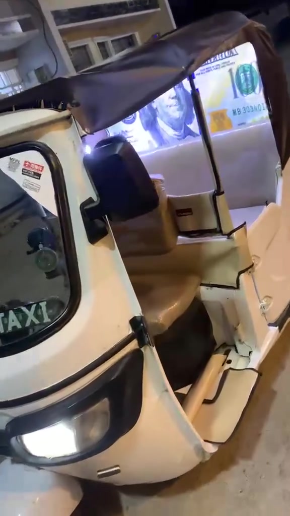 تكتك للبيع TVS تكتك خير من الله و مصروف عليها شغل وطلع ومثل ما موضحه صورها سعرها 3 وبيها مجال للطيبيل نشاءلله ورقم تليفوني للتفاصيل اكثر ***********
