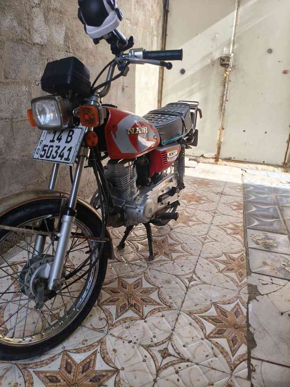 سلام عليكم دراجة نامة اصلي بلادية مديل2023 طالعة بل2024   رقم أو سنوية بسم صديقي تحويل سعرهة  1900 بكاني قبلة ***********
