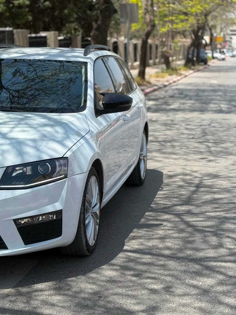 سكودا ٢٠١٥ 
تامين وترخيص سنه كامله 
تعديل VRS كامل 
مأطور 1600 
اتمات
الاستفسار ; 0597641730 שפרעם, Z


**إذا كنت صاحب هذا الإعلان وتريد حذفه لأي سبب، رجاءا أرسل رسالة إلى الدعم الفني**
