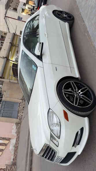 السلام عليكم عندي مارسدس e350 للبيع موديل 2012سياره جديده جدا ماشية 85 الف كم فووول مواصفات بيها قطعة 
بدون بارد بدون شخوط صبغ فقط لاشاصي لالغد لاايرباك رقم بغداد تحويل ثاني يوم مواصفات خاصه 
بانوراما
كشنات تدفئه تبريد 
داخل عسلي 
ويل كب 
كشنات تدليك 
شاشه جبيره 
كامره دواره 
حساسات امامي خلفي 
لايتات زنون 
تبريد قطعتين 
تحكمات 
مري شفط 
اشاير بالمري 
لدات اماميه 
لدات خلفيه 
بردات خلفيه واماميه 
وبيها هوايه مواصفات 
السياره مكانها ابغداد رايدها ب 205وبيها مجال بسيط للاستفسار هذه رقمي ***********
