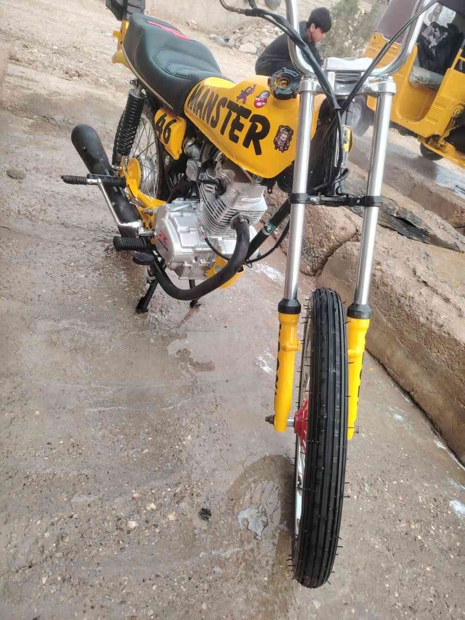 مكلف بالنشر
4 كير حربيه نضيفه للبيع 
للاستفسار   ***********
