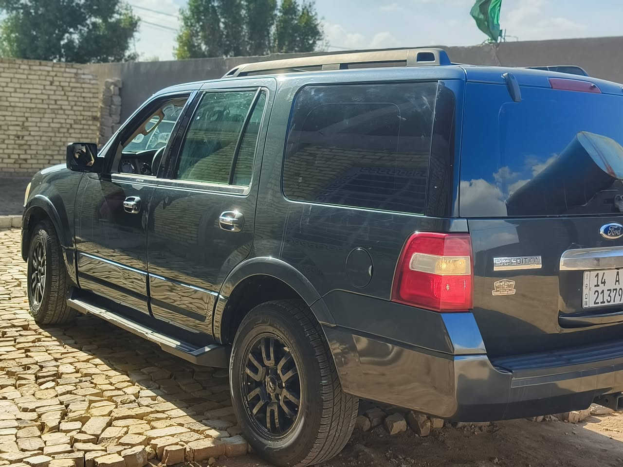 سلام عليكم فورت اكسبديشن
موديل 2009
سياره جديده ظرر البنيد تبديل
جاملاغات اماميه فقط صبغ بدون معجون بدون بارد
مكينه كير حداديه تخم تاير جدد 
سبعه راكب سنويه جديده بئسمي 
السعر 115وبيه مجال بدون مراوس فقط بيع
العنوان الديوانيه الستفسار اتصل***********
***********
نواقص السياره يده باب السائق الخارجيه
طوافت بانزين فقط لاغير بلعافيه علياخذهه
