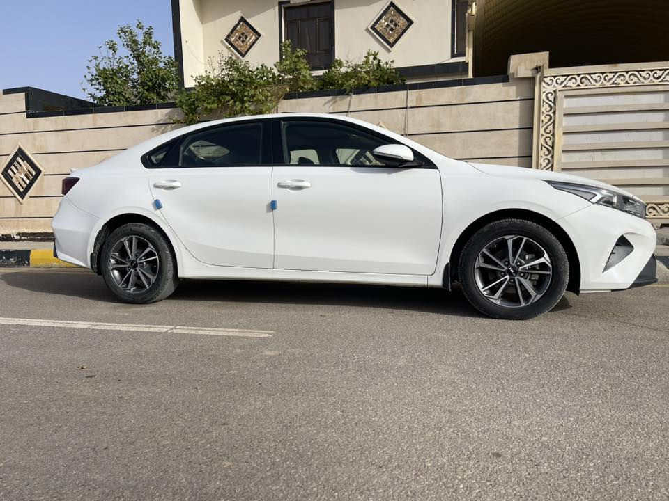 للبيع سيراتو
فول موصفات بيهه بارد جاملغ الخلفي شبر 
موديل 22
خليجي   
بسم شركه وكاله تحويل 
محرك 1600
داخل لونين 
ماشيه 94
تبريد قطعتين 
منافذ شحن قطعتين 
مثبت سرعه شاشه +كامره
السعر 165
عنوان واسط / العزيزية 
***********
***********
