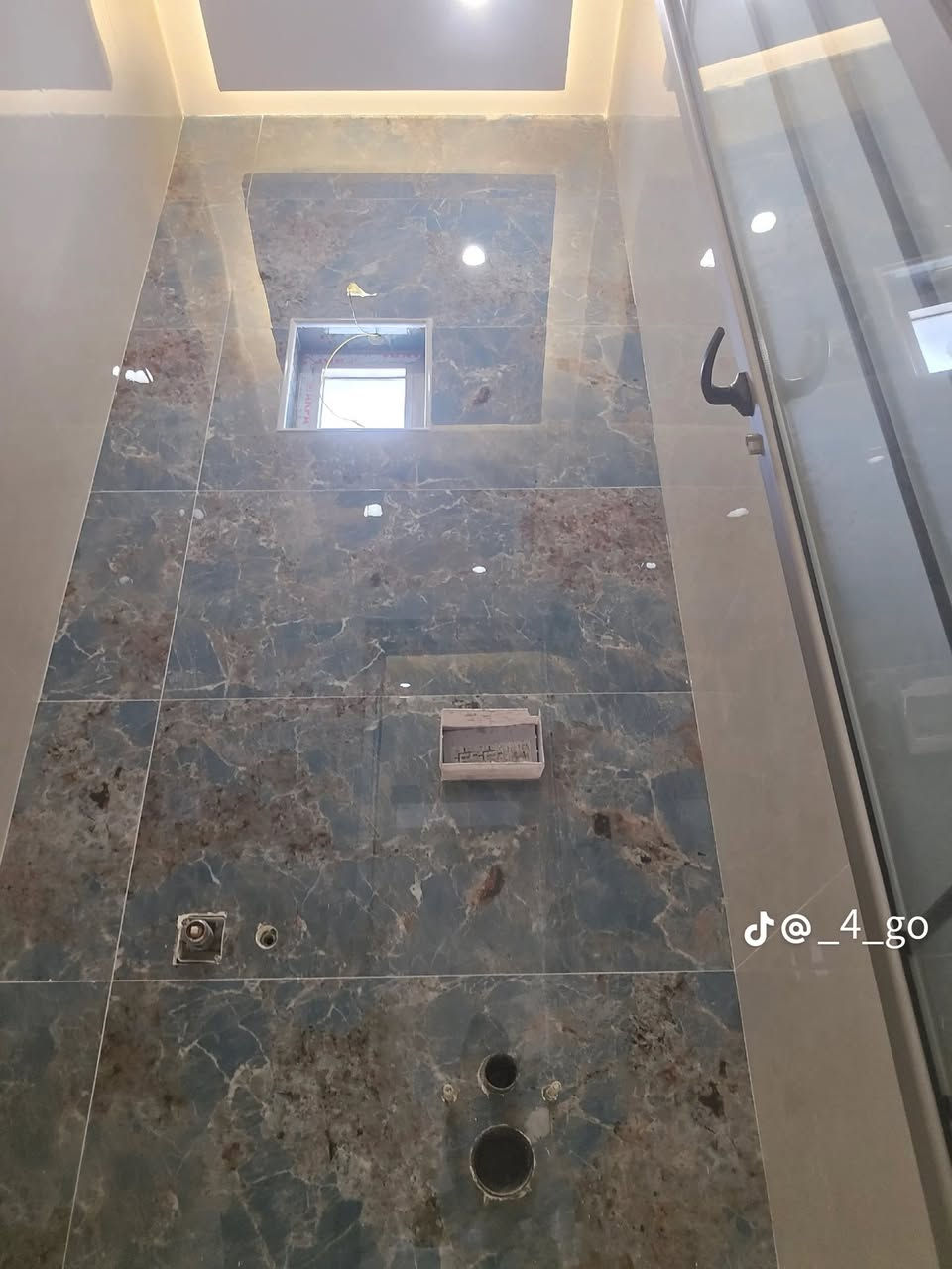 خلفه سراميك جداري ارضي متفرغ حاليا شغل اوله ‭٠٧٧٤ ٢٤٤ ٨١٤٩‬
