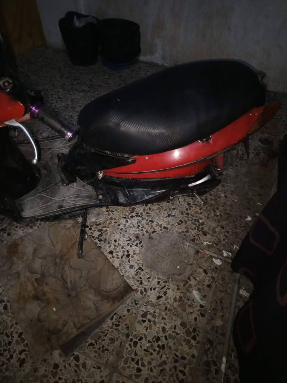 السلام عليكم دراجه سكنس نثيه مكاتبه مال معرض بسمي وكتاب كمرك يعني اوصوليه الدراجه كايمه تايرات جدد بيها مصارلي سبوع من شديتهن كابريتر تجاري باب اول كهربايات كلها شغاله كيج بانزين وعدني كيج السرعه قمجي مكطوع الدراجه قفل ب250 الف واكرر كايمه البارحه كطعت كرنك بيدي وكل الهلا بيك منين ما تجيني اخليك عله راسي متواجد عله نت


**إذا كنت صاحب هذا الإعلان وتريد حذفه لأي سبب، رجاءا أرسل رسالة إلى الدعم الفني**