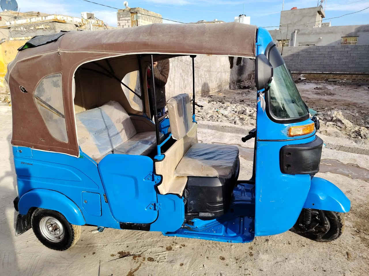 السلام عليكم تكتك البيع موديل 21 شهر 8 مكفوله بس زنجيل وبيه رقم قضاء رفاعي اتصال ***********
