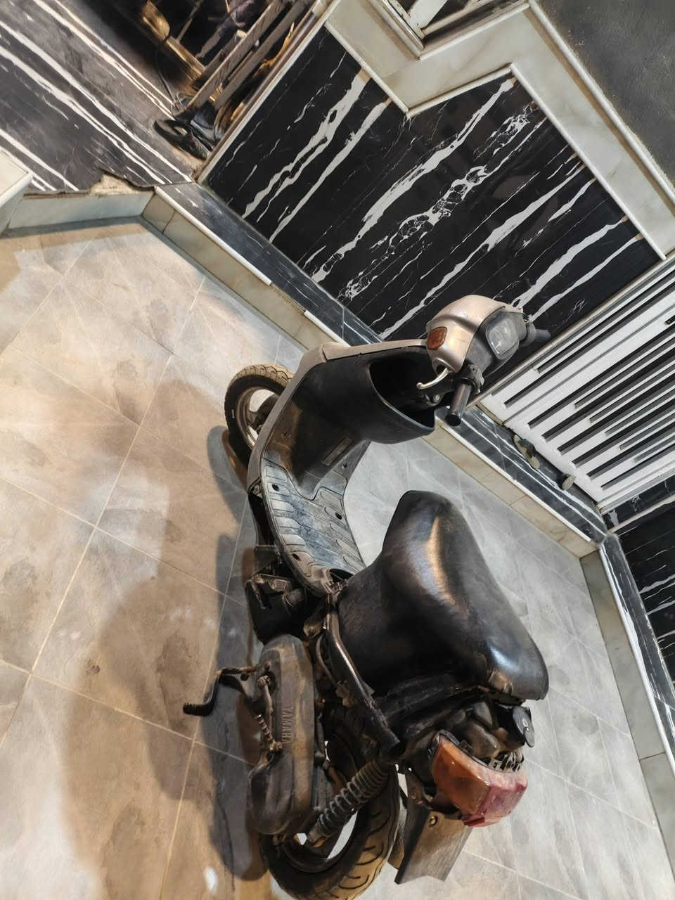 السلام عليكم دراجه بتره للبيع شغاله بس تكطع كفراته كامله ما بيه نقص بس تكطع وانا تاركه شراي يراسلني ب واتساب مكاني ناصريه مركز رقم ***********
