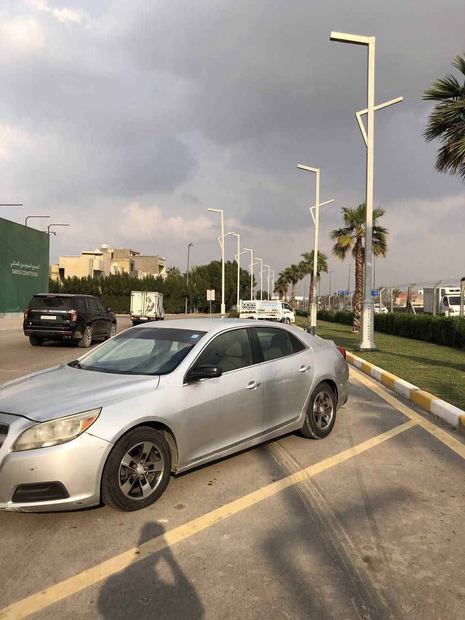 السلام عليكم
تحية طيبة للجميع 
للبيع ماليبو 2013 وارد امريكي 
مكينة-2500 
كير - AT 
السنوية - 2030 
الهزة جديدة شهر الثامن تنتهي 
السيارة مسويلها ادامة كاملة كير مكينة ضفيرة  كفاله عامة
السيارة مصبوغه عام بسبب الجراد و الشخوط اكفلها الك من الحادث القوي و الكلبة و الكصه و الشواصي و اللغود  و عندي صورها قبل الصبغ 

السعر —80 ورقة و بيها مجال 
مكاني—بغداد 
رقم التلفون-***********
