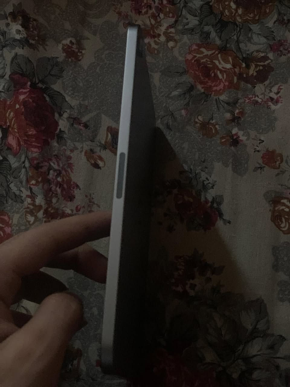 ايباد ميني 7 بيه ضربه بسيطه بالشاصي ونضيف جدًا بطاريه ٨٩ ذاكره ١٢٨ كامل ملحقات بعده بضمانه شرق اوسط شرط ممفتوح على الفحص رايده ب 430 بيه مجال


**إذا كنت صاحب هذا الإعلان وتريد حذفه لأي سبب، رجاءا أرسل رسالة إلى الدعم الفني**