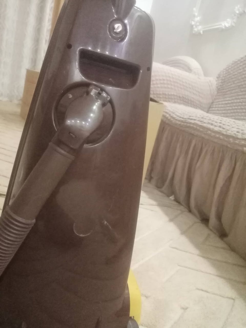 مكنسه يابانيه نشنال نظيفه جدآ جدآ حته استخدام قليل
مختوم عليها ١٩٨٥
التواصل
***********
